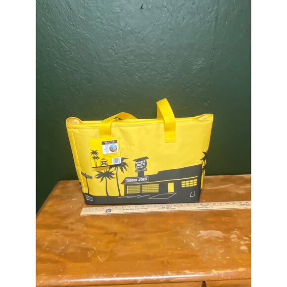 Trader Joe’s Large Yellow Insulated Cooler Bag – Limited Edition Grocery Tote - Picture 4 of 6